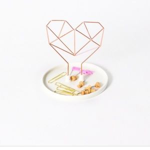 Coxet wire heart ceramic jewelry holder - NWT